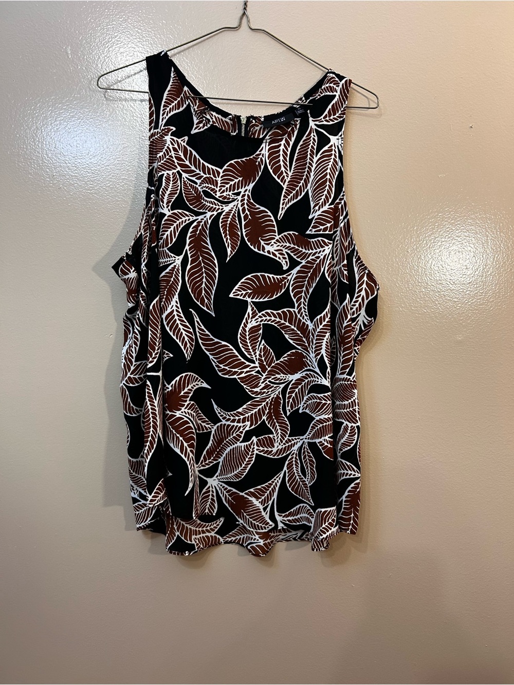 Apt. 9 Black Tank Top with Brown & White Leaf Print